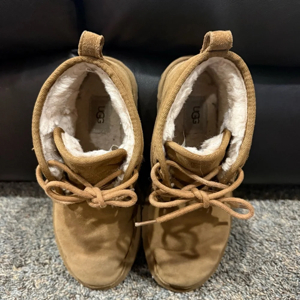 UGG Neumel Boots - Picture 4 of 7